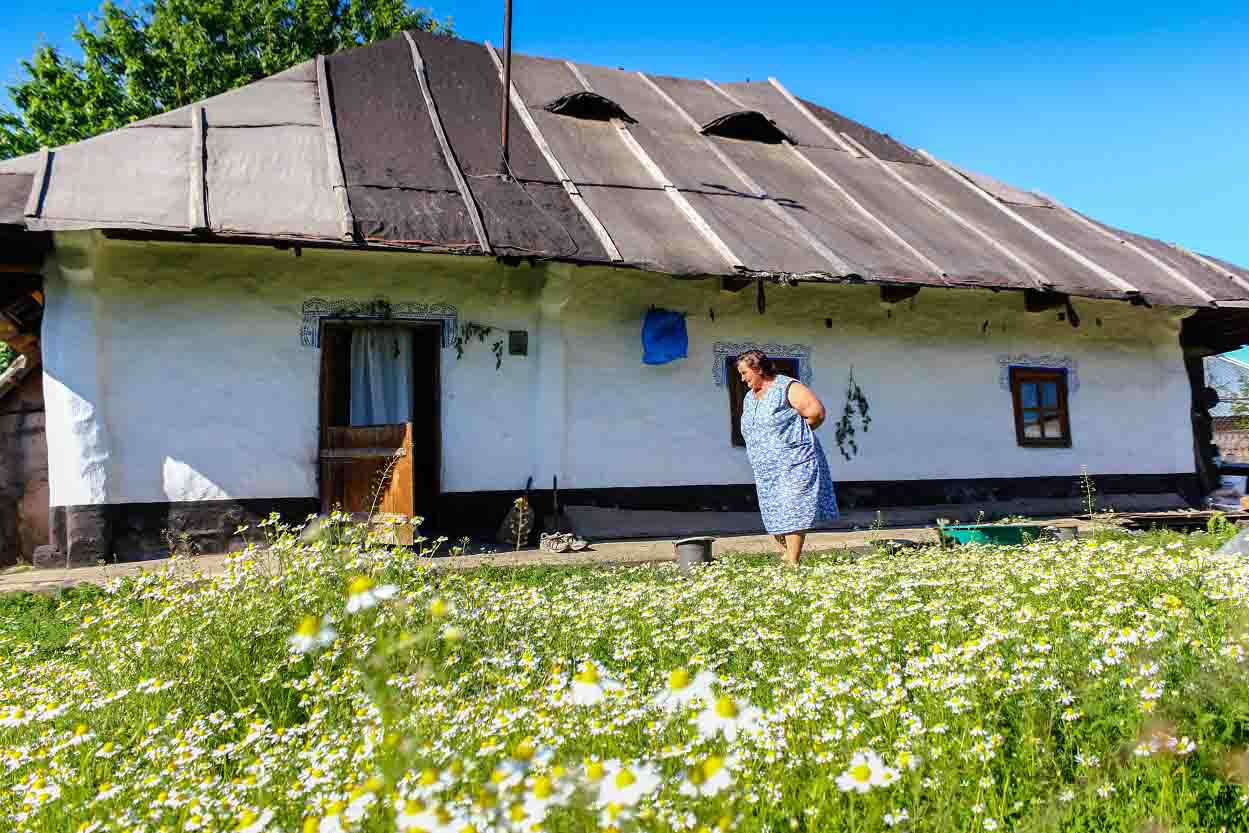 Romanian Traditional House Still Standing After 250 Years