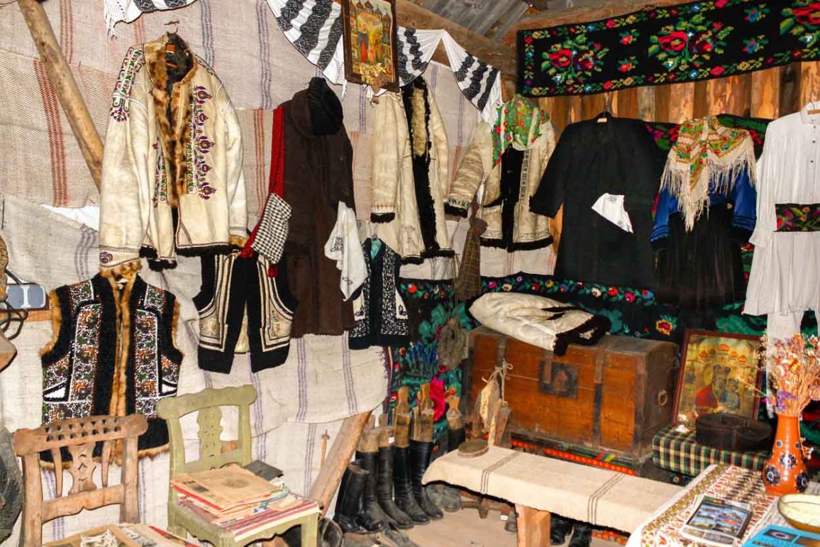 Traditional Crafts of Romania Rural travel blog about traditional crafts, folk art, local