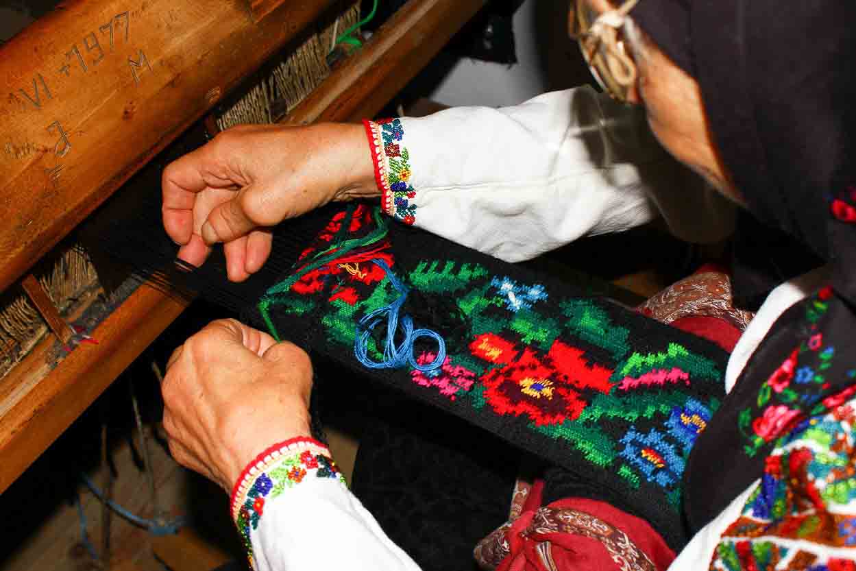 Hand Weaving Romanian Traditional Floral Pattern