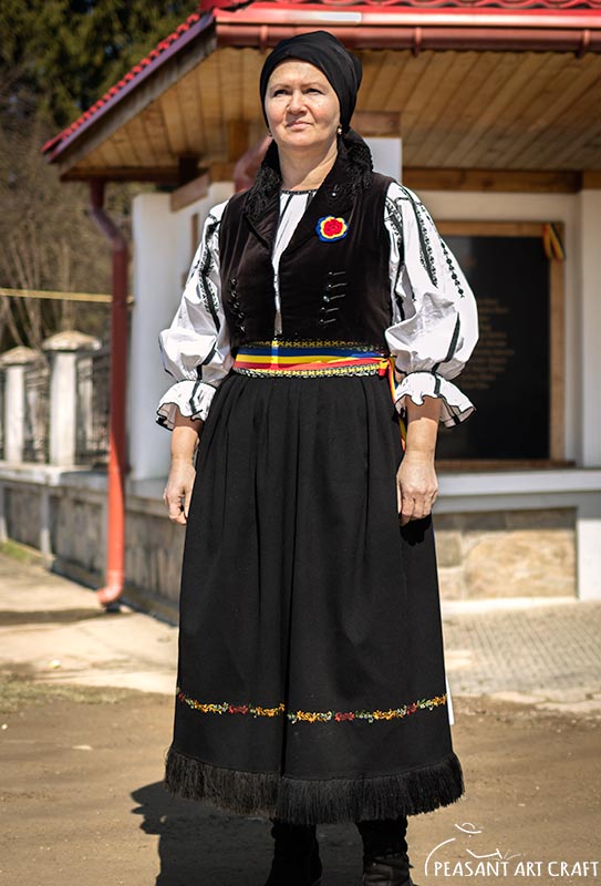 Romanian Folk Costumes From Transylvania