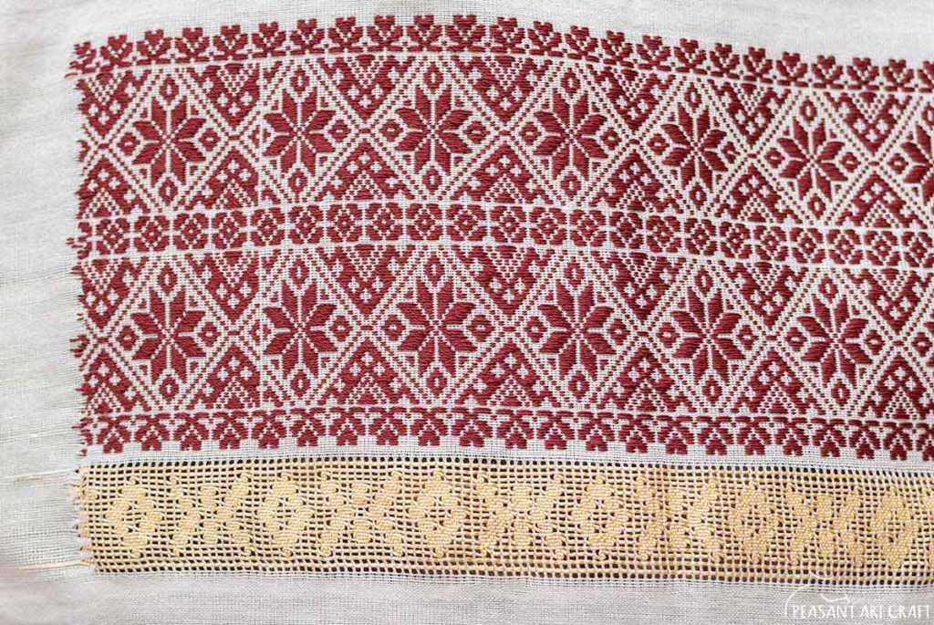 Weaver-Manipulated Lace Weaves Are Incredibly Meticulous