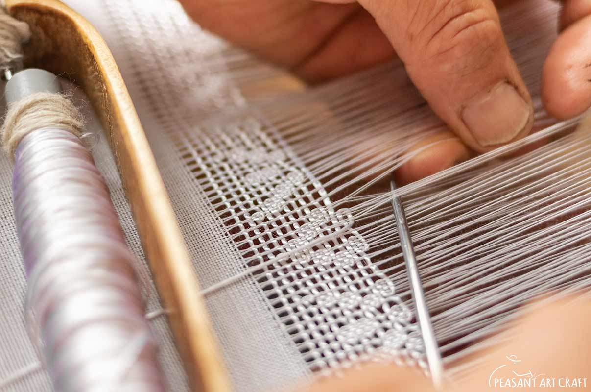 Hand-Manipulated Lace Weaving - Warped Fibers