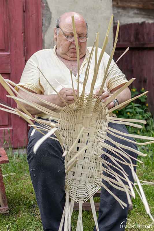 hazel basket weaving basket Weaver Mircea Cordoș