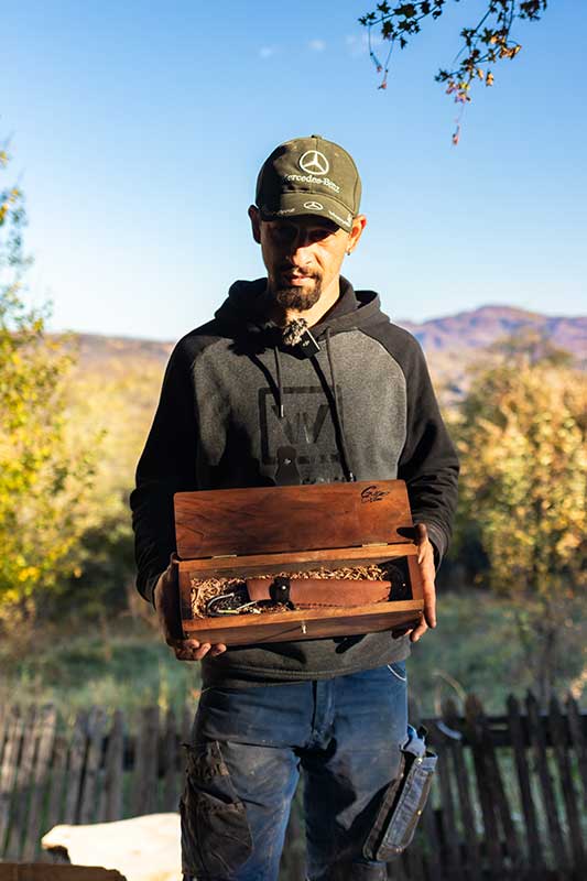 Hunter Knife With Leather Sheath Walnut Case